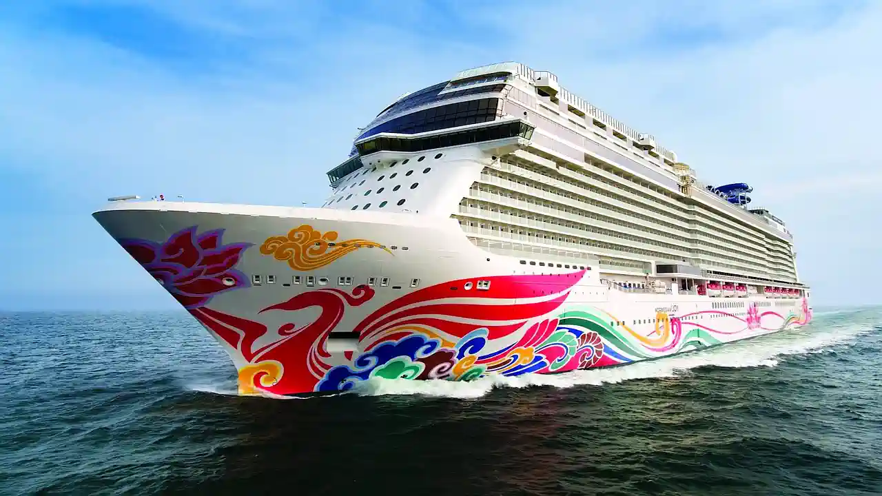 Norwegian Cruise Line отменила все круизы до конца лета 2021