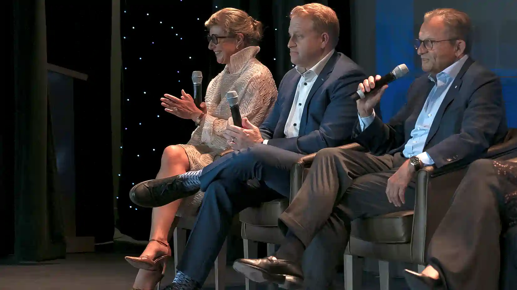Слева направо: Барбара Макерманн, Джейсон Либерти и Роберто Мартиноли отвечают на вопросы - Фото Silversea - Новости Круизов