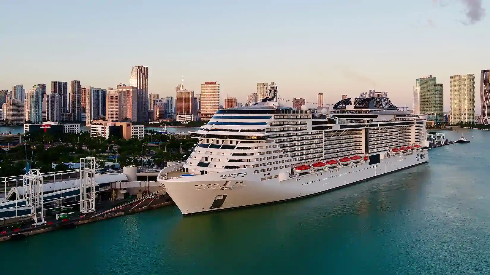 MSC Cruises возобновление круизов из Майами, MSC Meraviglia в порту Майами - Новости круизов